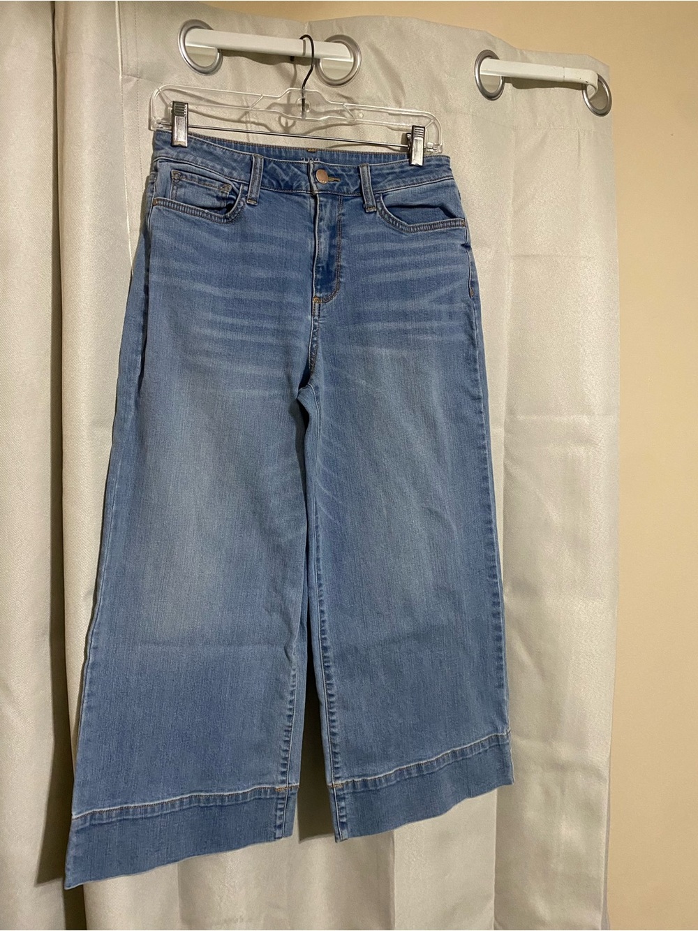 a.n.a Light Blue Wide-Leg Crop Jeans